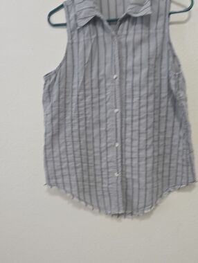 Wearables Striped Sleeveless‎ Button-Up Shirt - Gray S